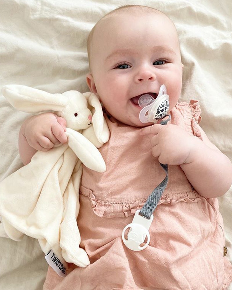 TWISTSHAKE SUJETACHUPETE PASTEL GRIS