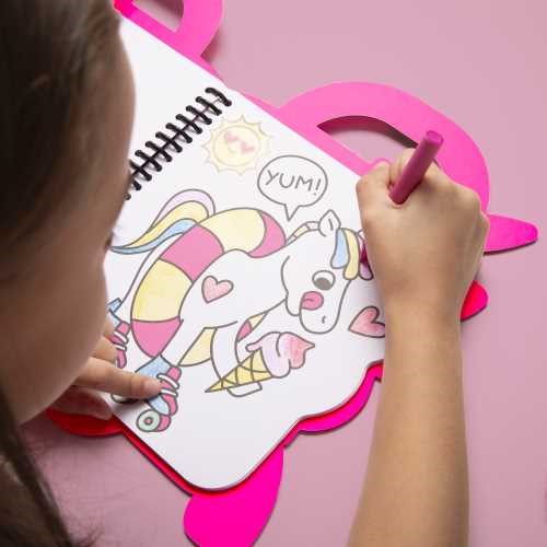 OMY LIBRO CON PINTURAS Y PEGATINAS UNICORNIO LILY