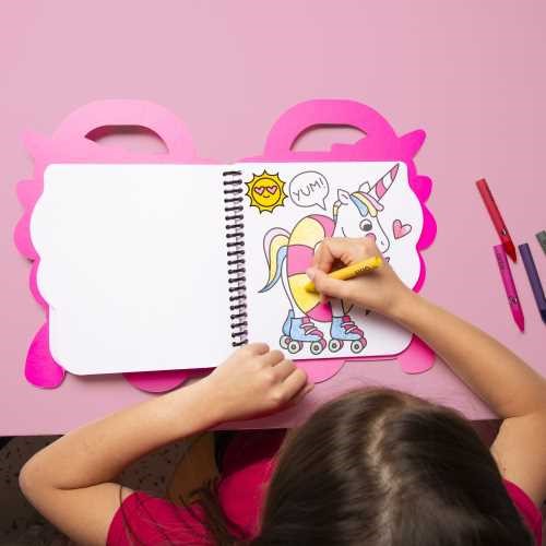 OMY LIBRO CON PINTURAS Y PEGATINAS UNICORNIO LILY
