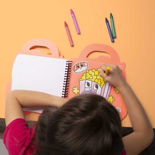OMY LIBRO CON PINTURAS Y PEGATINAS YUMMY