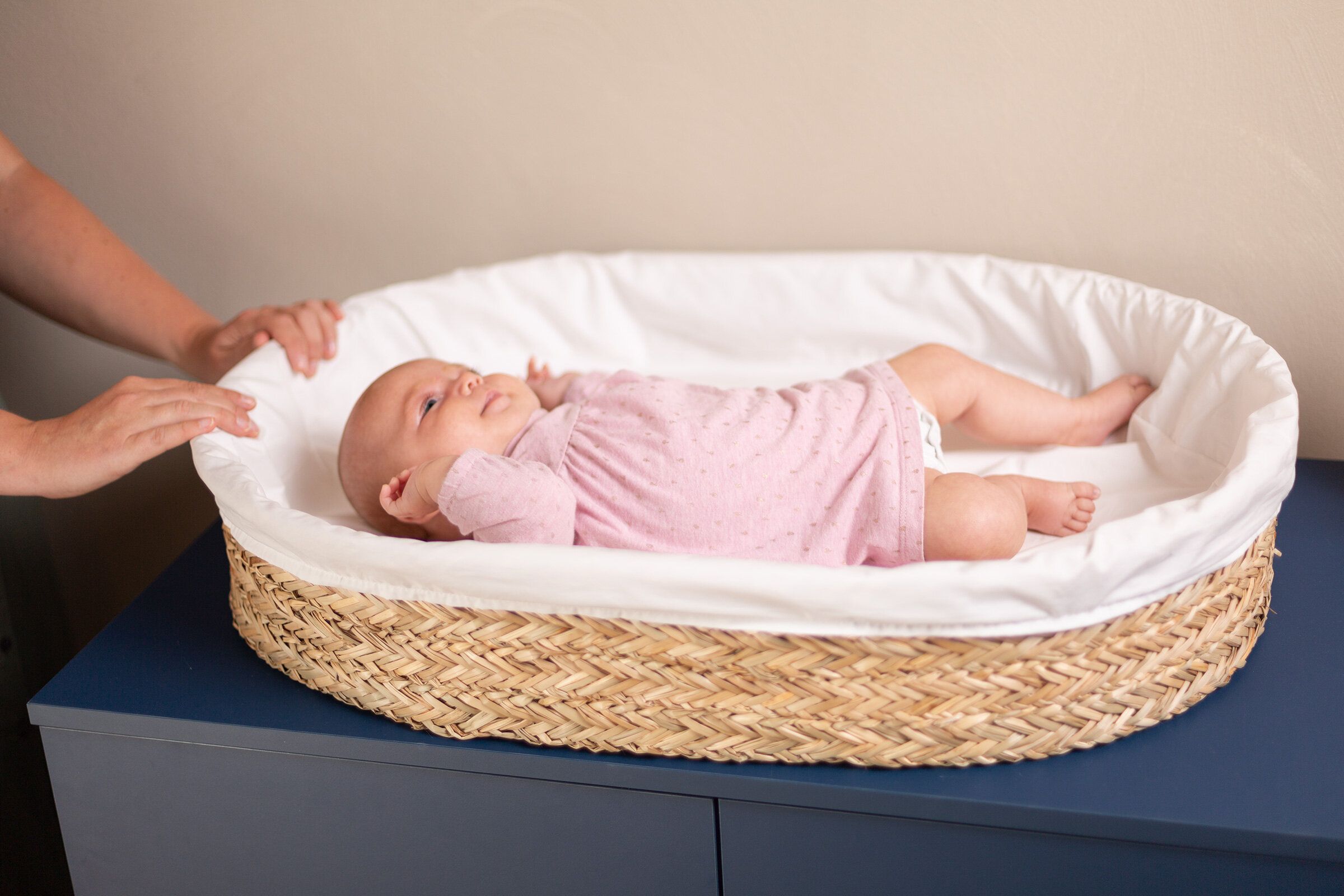 CAMBIADOR SOBRE MUEBLE DE MIMBRE 70X50CM C/COLCHON