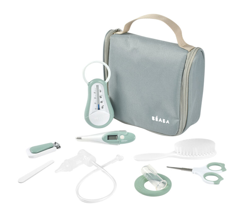 ESTUCHE ASEO NOMADA 9 PIEZAS VERDE SALVIA