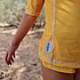 CAMISETA BTBOX UPF 50+ M/C LUNARES MOSTAZA 4-5 AÑOS